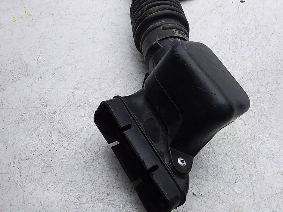 MITSUBISHI OUTLANDER AIR INTAKE TUBE  FMI61 1505A661