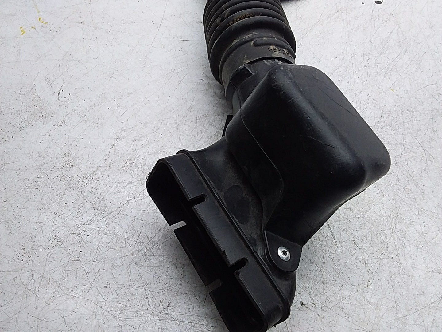 MITSUBISHI OUTLANDER AIR INTAKE TUBE  FMI61 1505A661