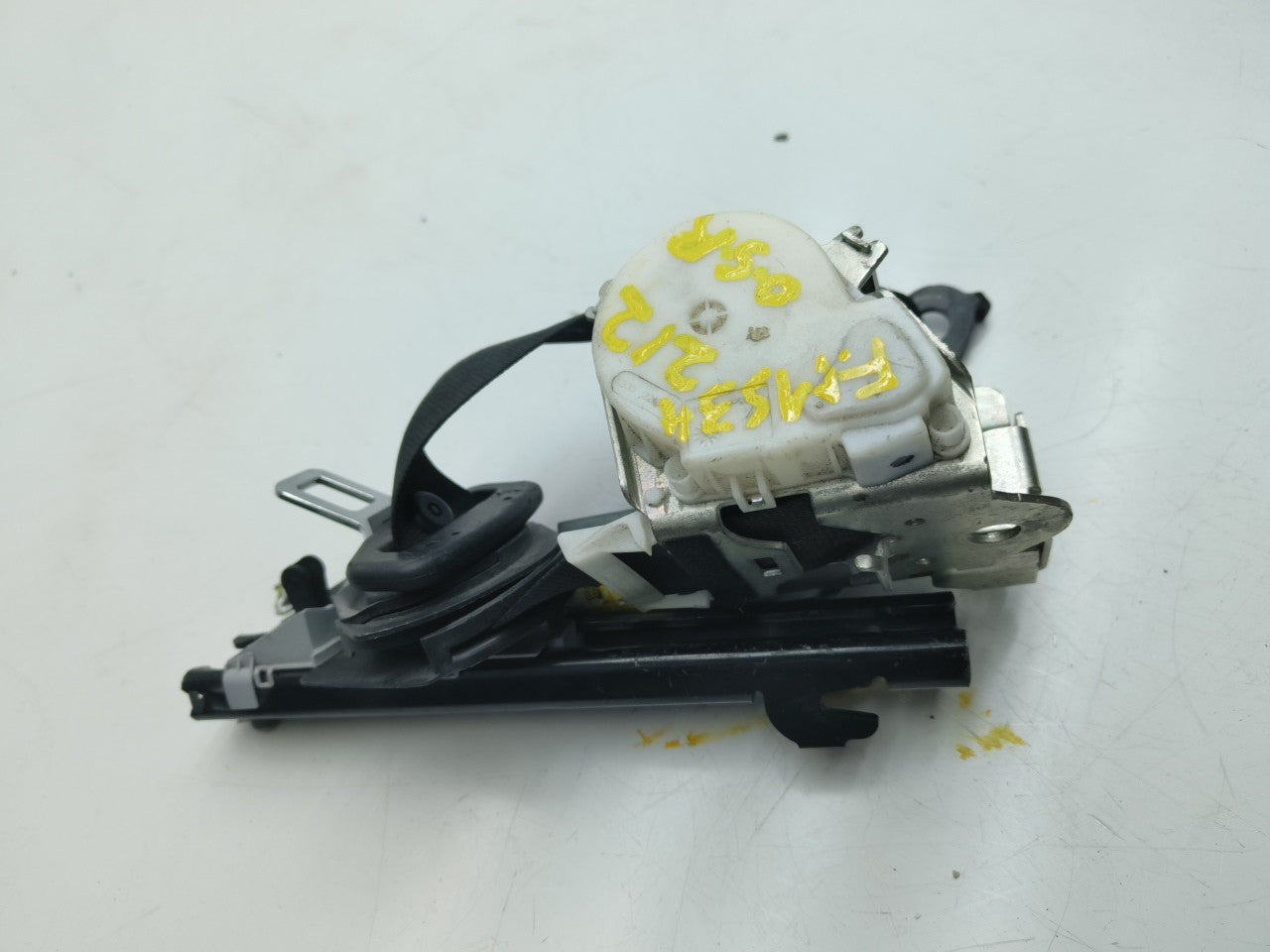 MERCEDES BENZ E-CLASS W212 DRIVER SIDE FRONT SEAT BELT A2128600286 OSF FMS34