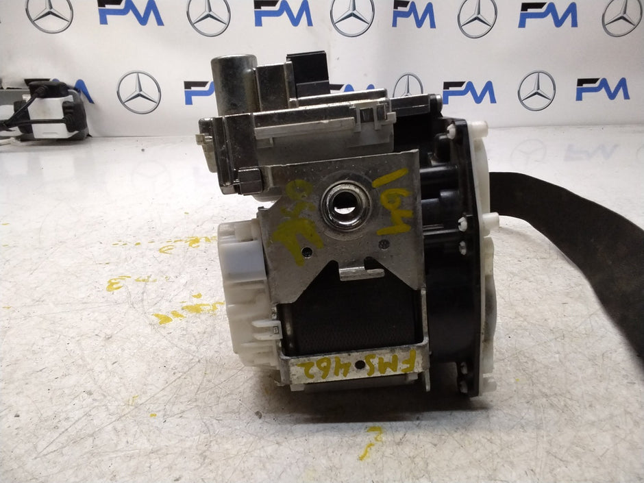 MERCEDES BENZ ML SEAT BELT FRONT RIGHT DRIVER SIDE W164 A2518603686 FMS462 OSR