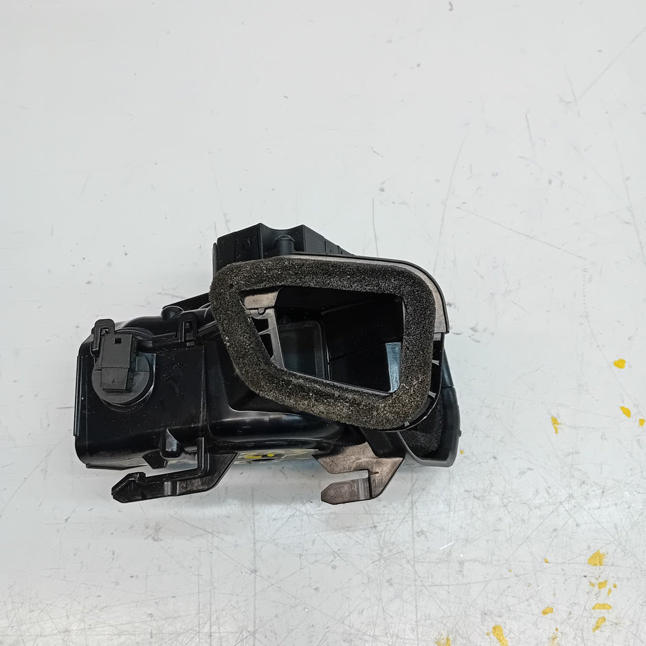 Mercedes C-CLASS W205 AIR BLOWER FLAP ACTUATOR A2058300100 FM00822