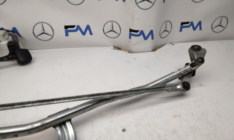 MERCEDES-BENZ E CLASS W213 FRONT WIPER MOTOR WITH LINKAGE A2138207402 FM00751