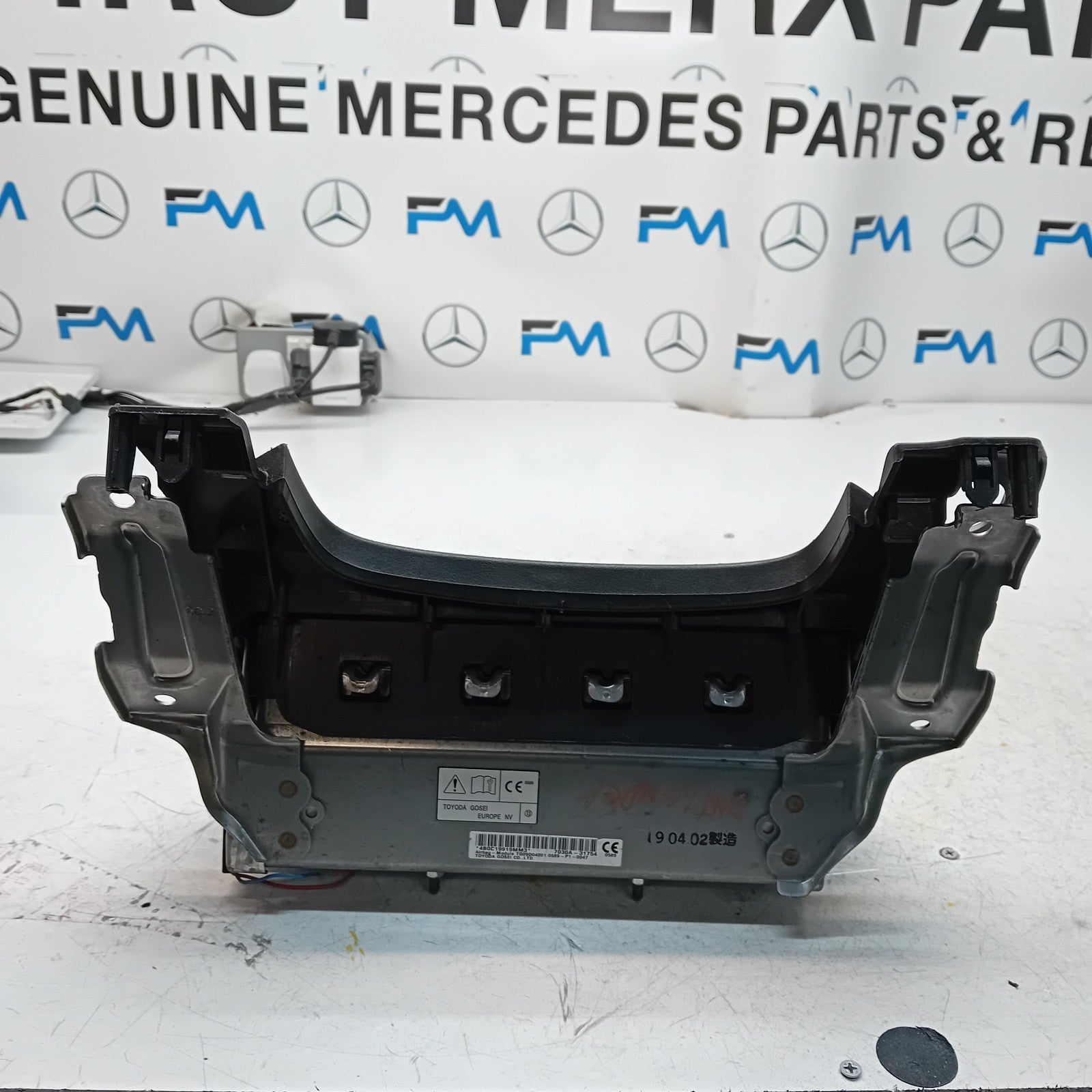 MITSUBISHI OUTLANDER MK3 KNEE AIR SRS BAG RIGHT DRIVER SIDE 7030A-31754 FM00989