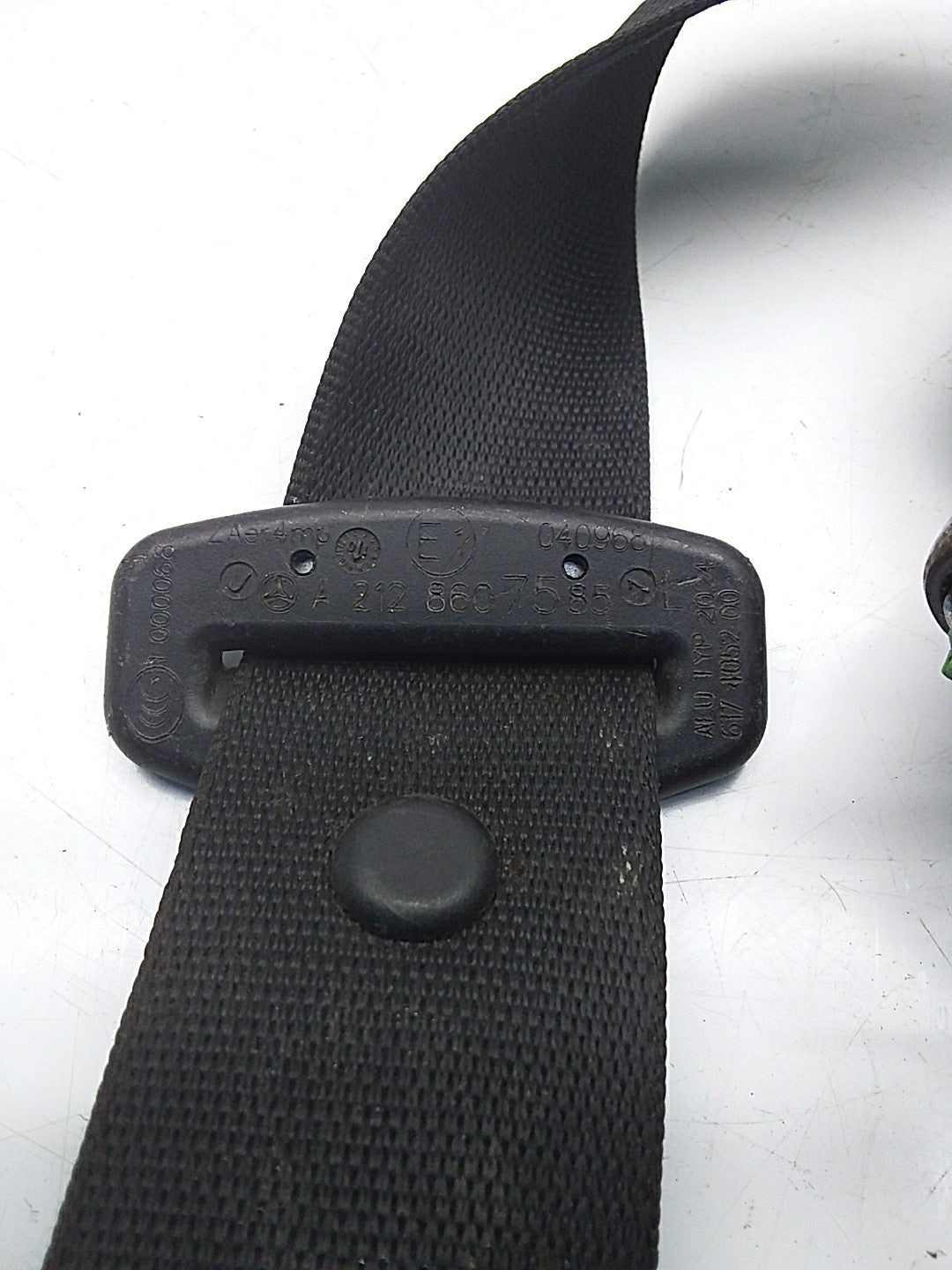 MERCEDES E CLASS W212  SEAT BELT FRONT LEFT PASSENGER SIDE A2128607585 FMS15 NSF