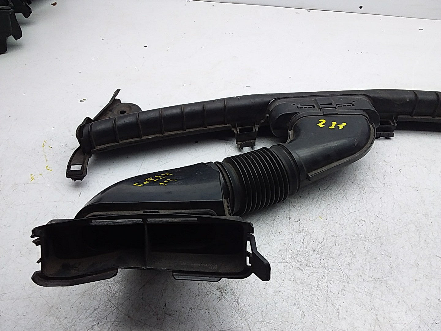 MERCEDES BENZ E-CLASS W213 AIR INTAKE TUBE A640940097 FMI24