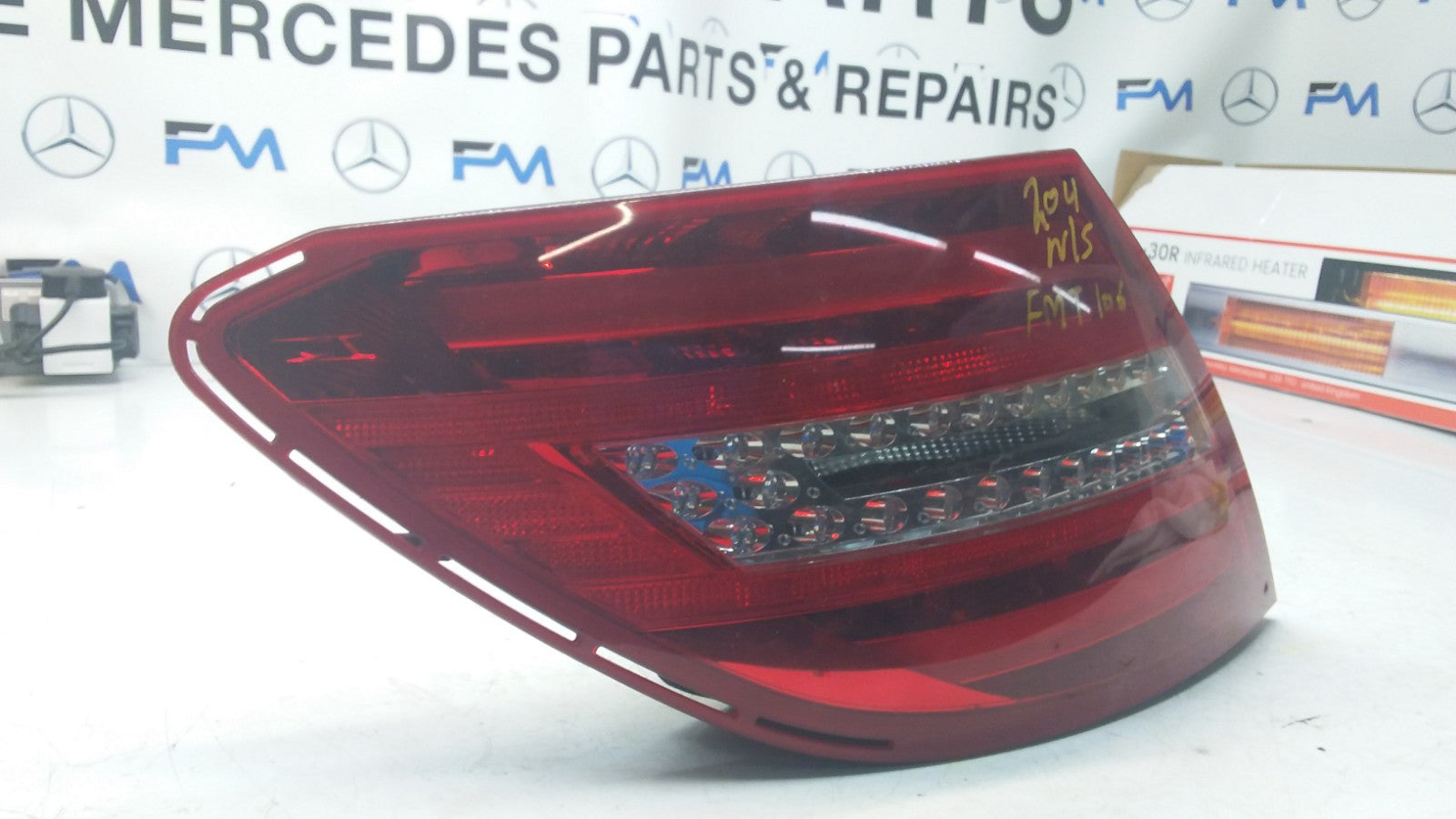 MERCEDES C-CLASS W204 PASSENGER SIDE NS REAR TAIL LIGHT A2048205464 2011 FMT106