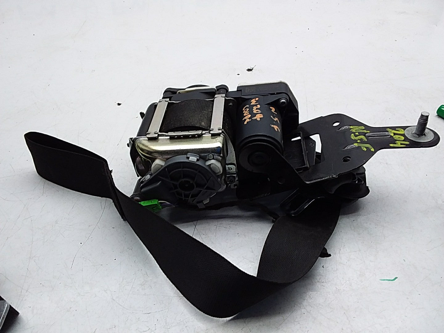 MERCEDES C-CLASS W204 SEAT BELT FRONT LEFT PASSENGER SIDE A2048601585 FMS225 NSF