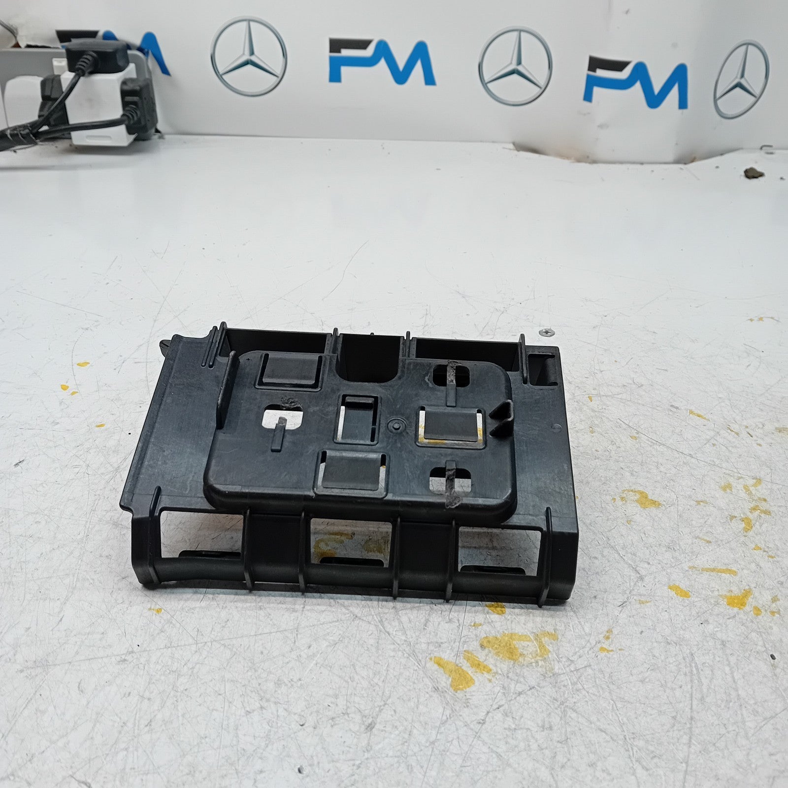 MERCEDES A CLASS W177 ECU BRACKET HOLDER TRIM A2475457900 FM00966