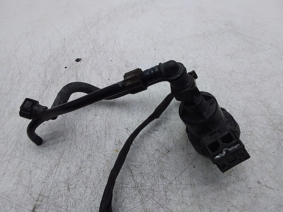 MERCEDES BENZ E-CLASS PURGE VALVE W207 E200 COUPE PURGE VALVE  A0014760532 FMR14