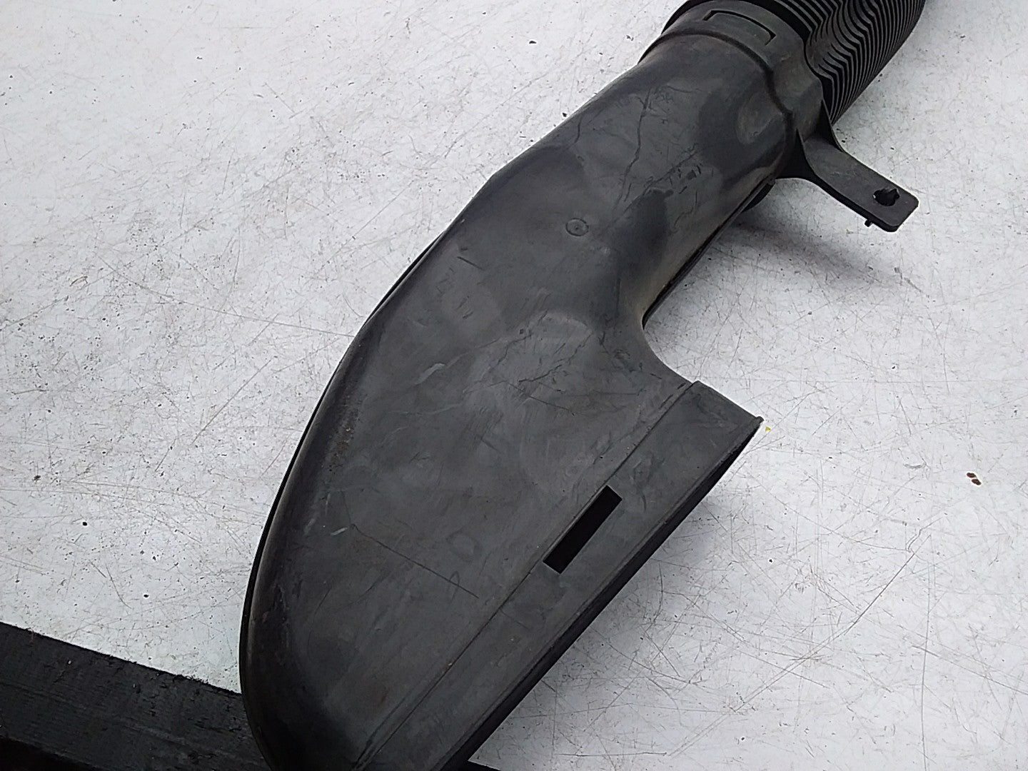MERCEDES-BENZ E-CLASS A212 AIR INTAKE TUBE A6510903437 FMI03