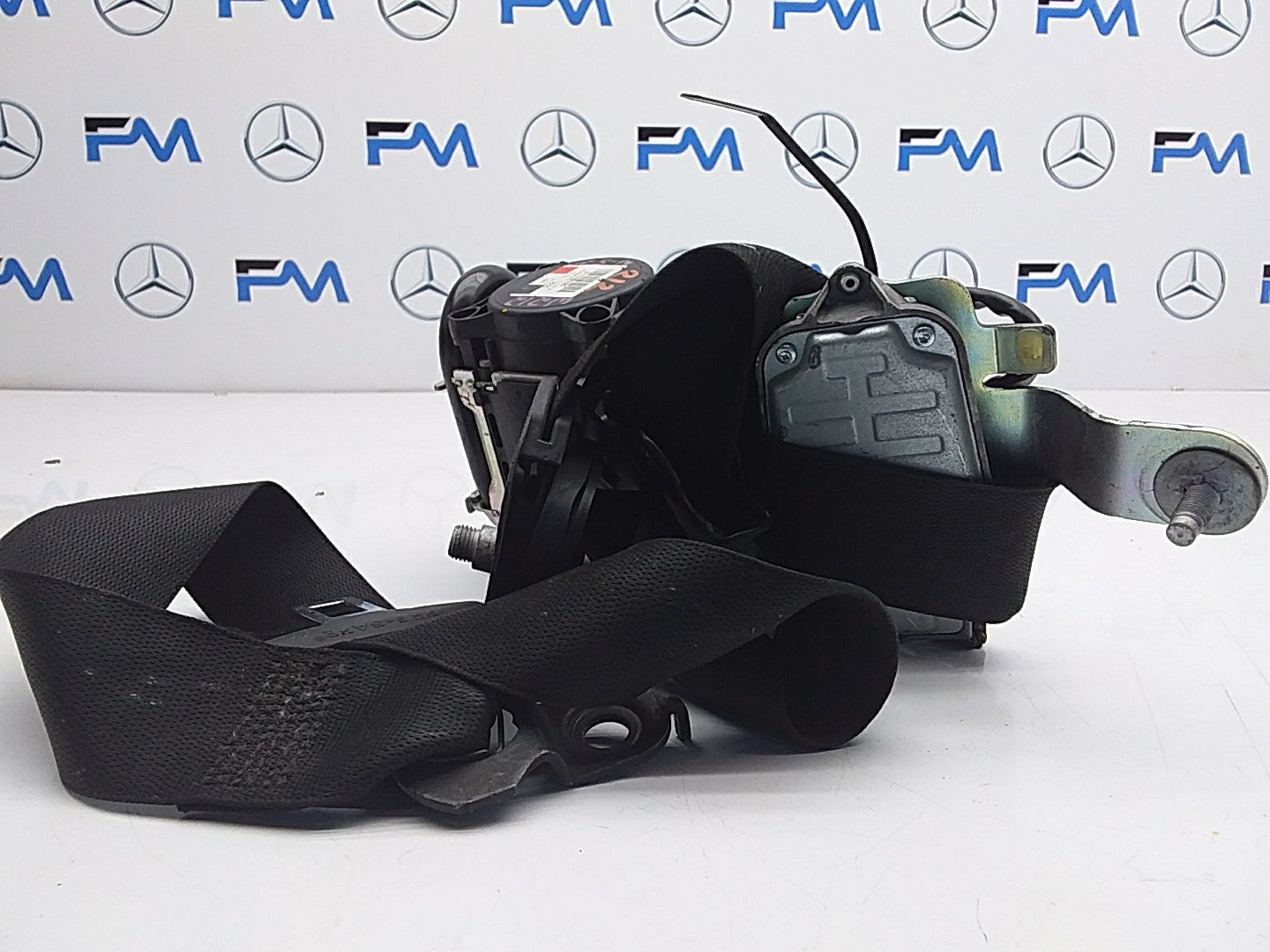 MERCEDES E CLASS W212  SEAT BELT FRONT LEFT PASSENGER SIDE A2128607585 FMS15 NSF
