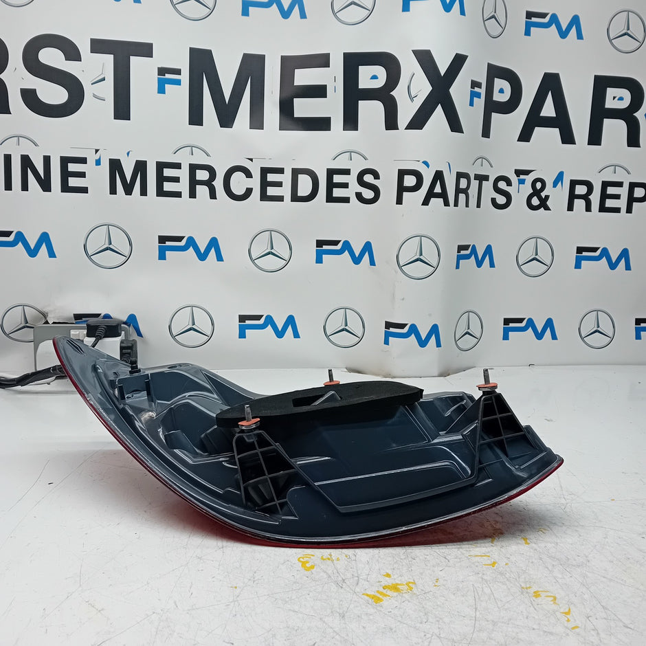 MERCEDES E-CLASS W213 DRIVER SIDE OS REAR TAIL LIGHT FMT184 2023 A2139068000