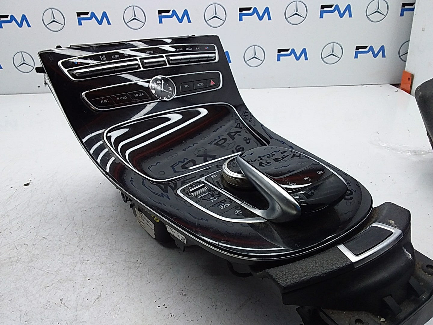2016-2019 MERCEDES E CLASS W213 CENTRE  CONSOLE  A2138100815 FMK08