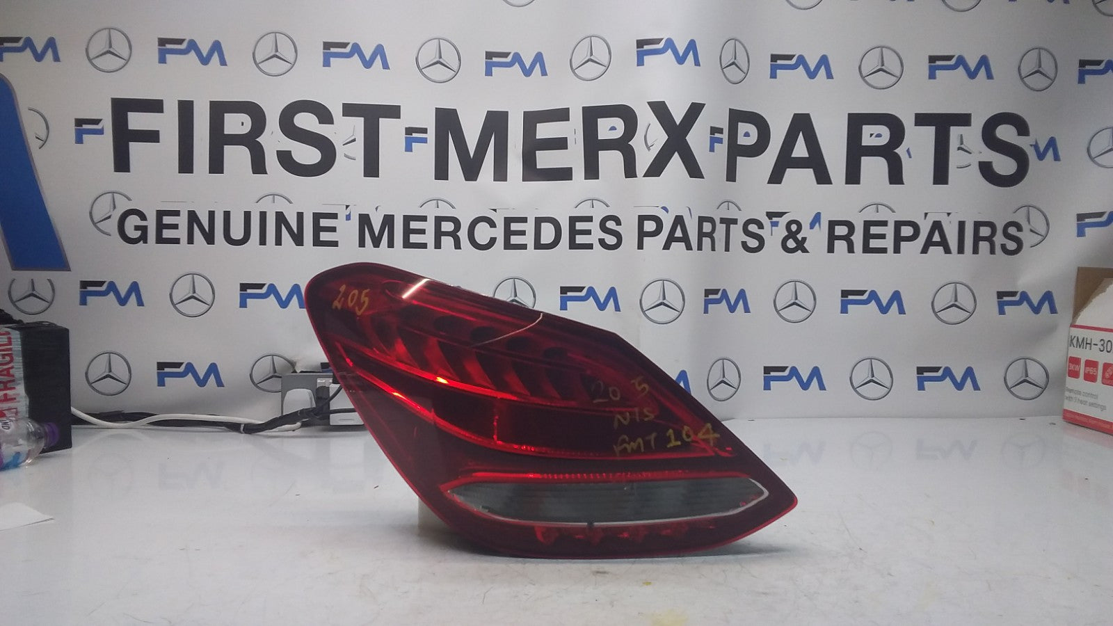 MERCEDES C-CLASS W205 PASSENGER SIDE NS REAR TAIL LIGHT A2059061157 2016 FMT104