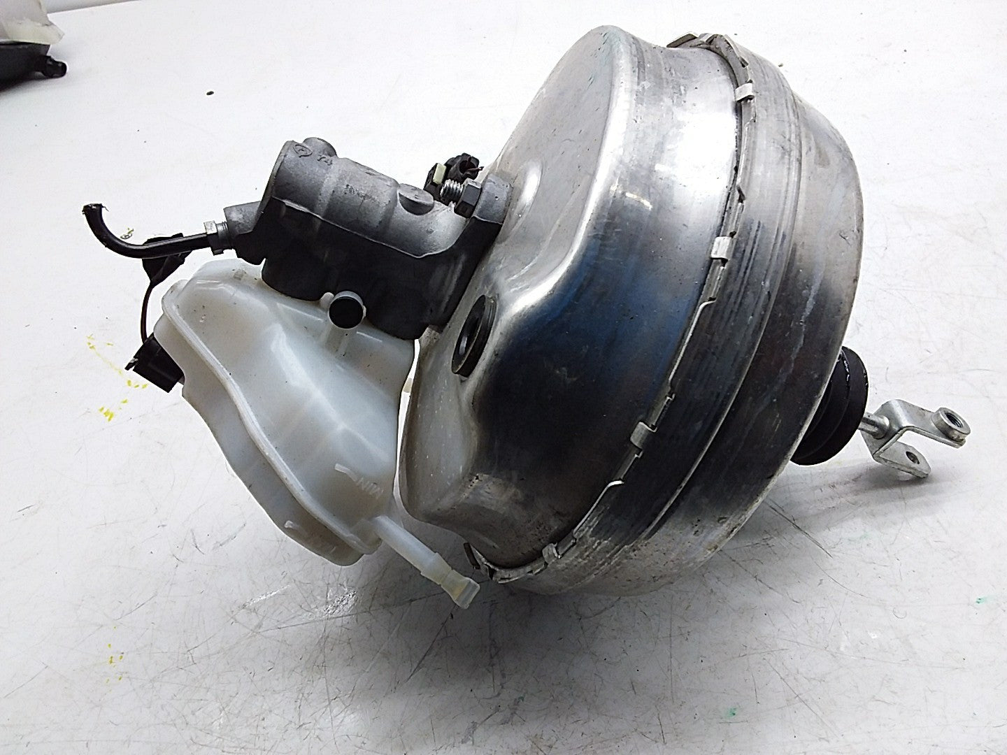 MERCEDES BENZ E-CLASS W213 SERIES 2016 ONWARDS BRAKE SERVO A2134300530 FMB33