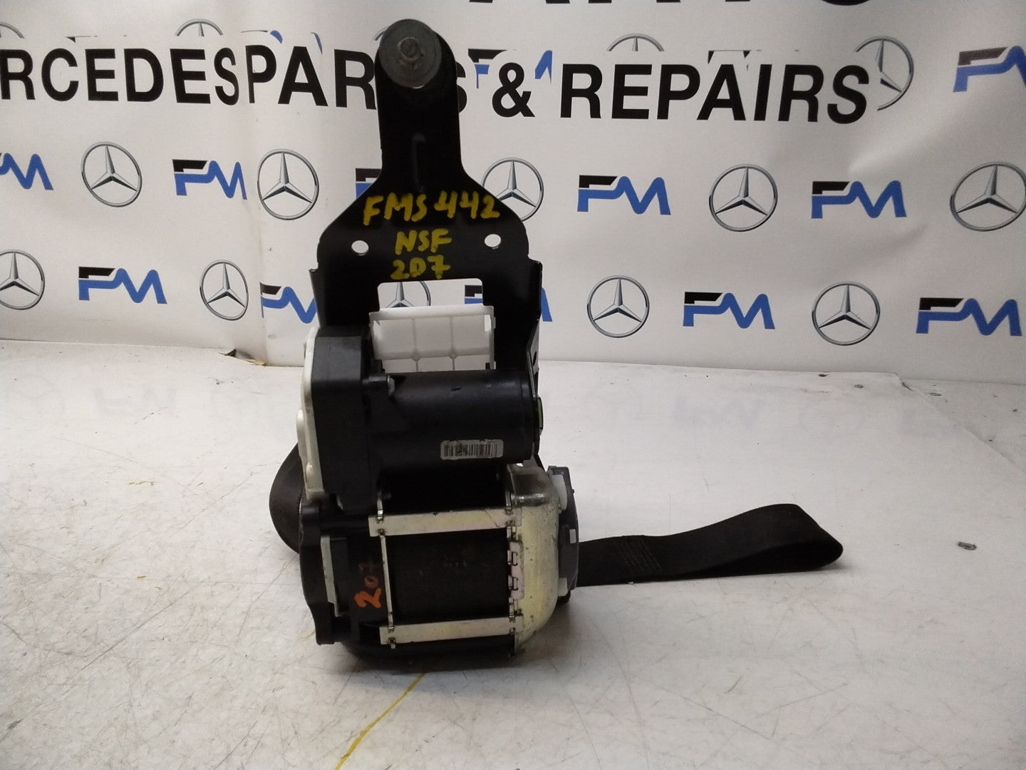 MERCEDES W207 E CLASS FRONT LEFT PASSENGER SIDE SEAT BELT A2078605985 FMS442 NSF
