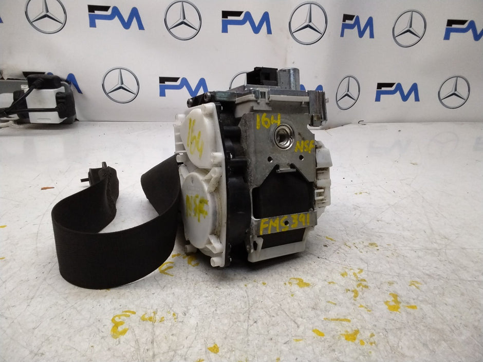 MERCEDES M CLASS SEAT BELT FRONT LEFT PASSENGER SIDE W164 A2518603186 FMS391 NSF