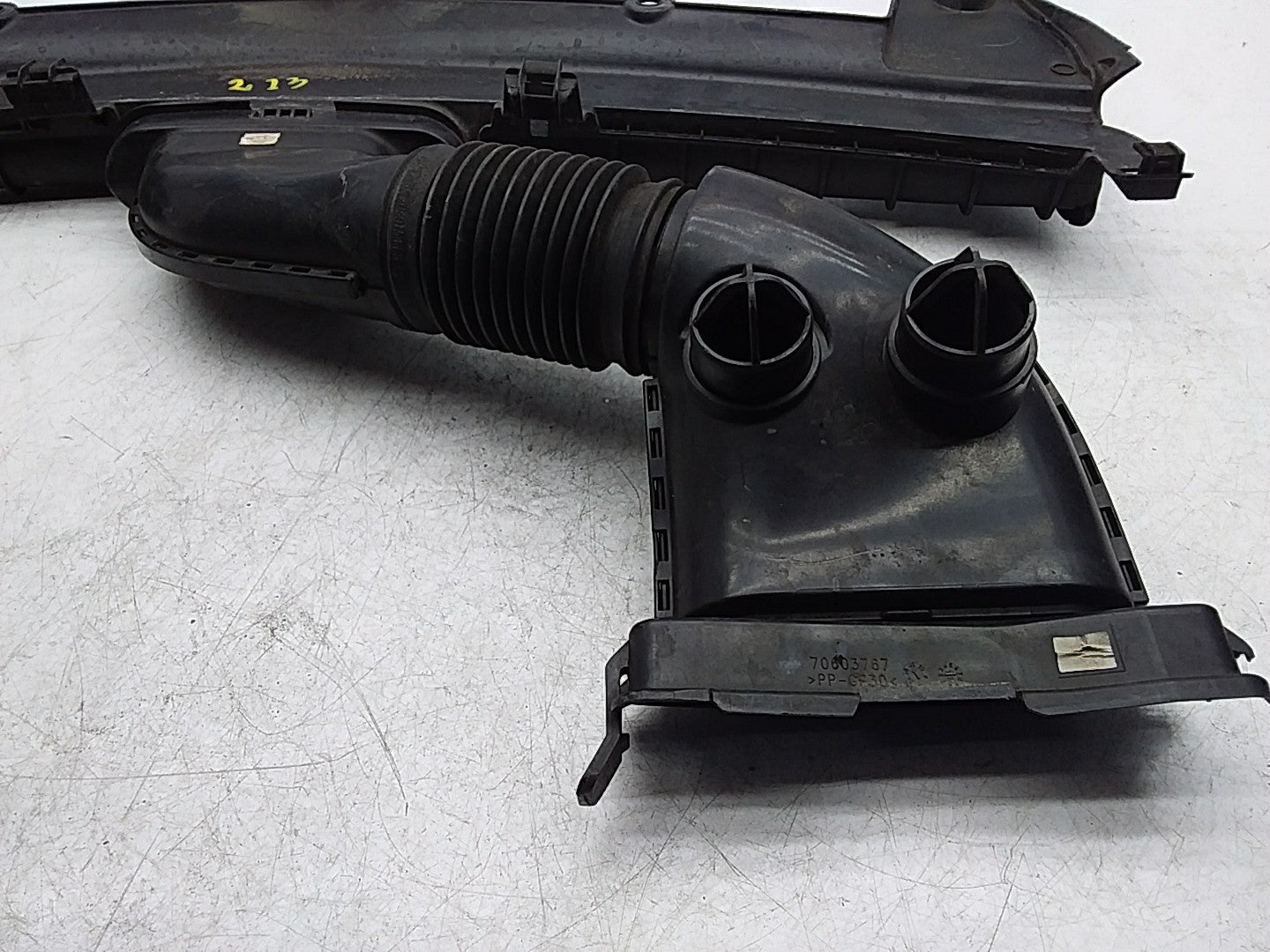 MERCEDES BENZ E-CLASS W213 AIR INTAKE TUBE A640940097 FMI24