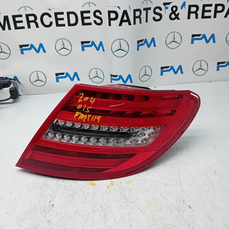 MERCEDES C-CLASS W204 DRIVER SIDE OS REAR TAIL LIGHT A2048205864 2011 FMT119
