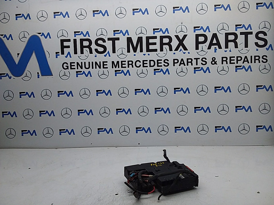 Mercedes E-CLASS 2009 W212 Fuse Relay Junction Box A2125400581 FMF139