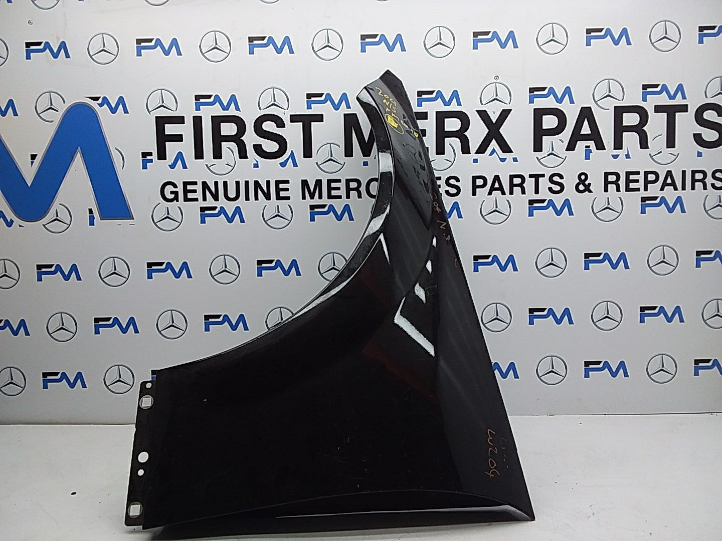 MERCEDES  C-CLASS W204 NS LEFT DRIVER SIDE WINGS 2008 FMW10
