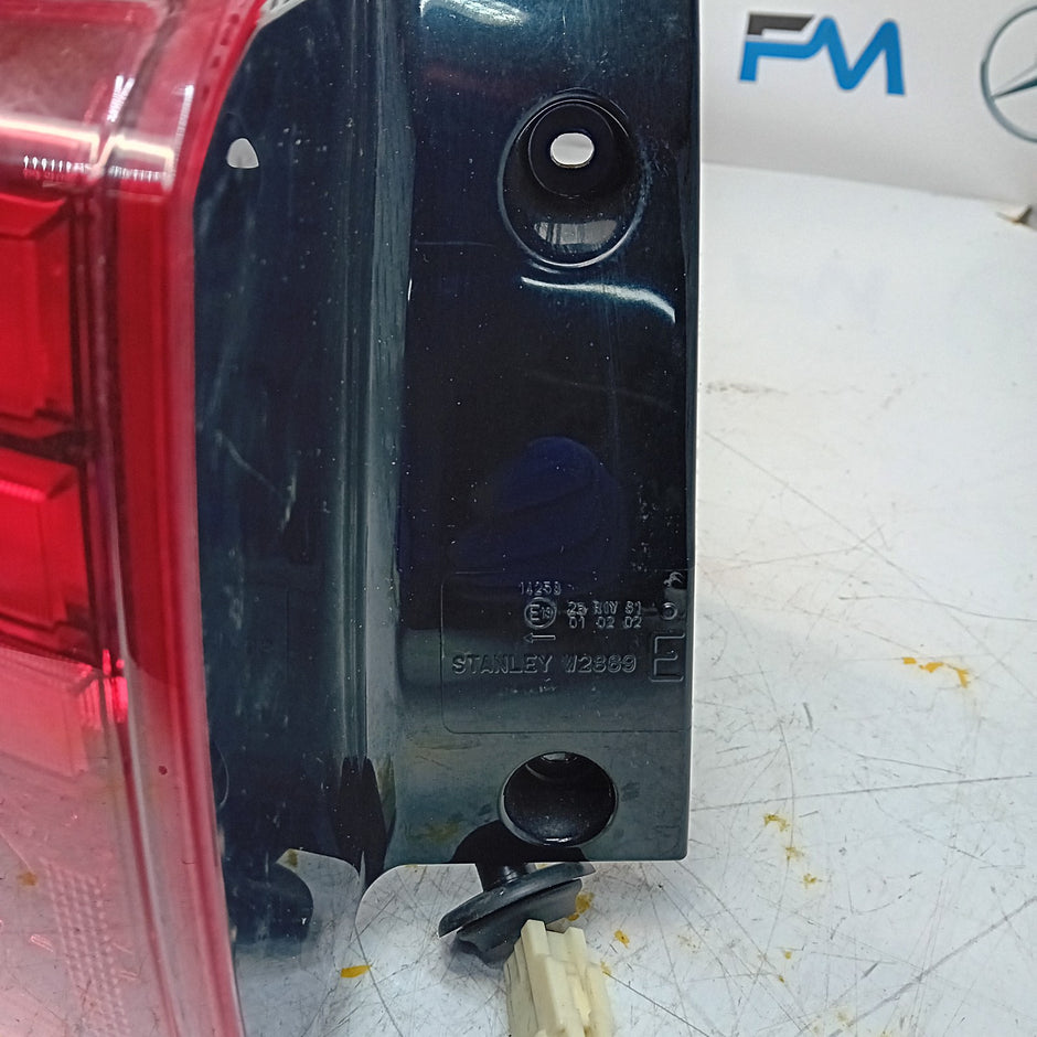 MITSUBISHI OUTLANDER MK3 2015-19 PASSENGER SIDE NS OUTER REAR TAIL LIGHT FMT136