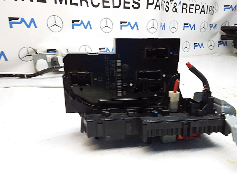 MERCEDES C-CLASS W204  FUSE  BOX RELAY A2049060205 FMF102