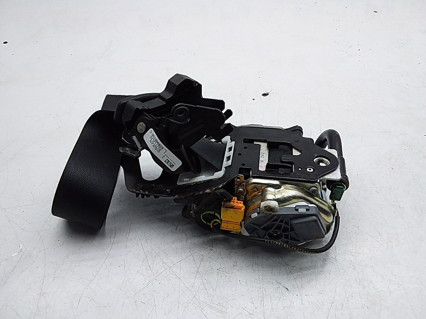 MERCEDES E-CLASS W238 SEAT BELT FRONT LEFT PASSENGER SIDE A2388602800 FMS258 NSF