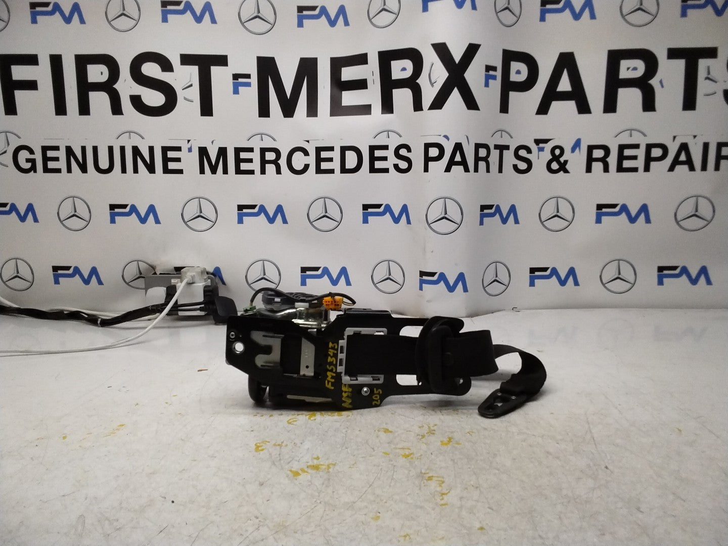 MERCEDES BENZ W205 C CLASS FRONT LEFT SEAT BELT A2058606300 FMS343 NSF
