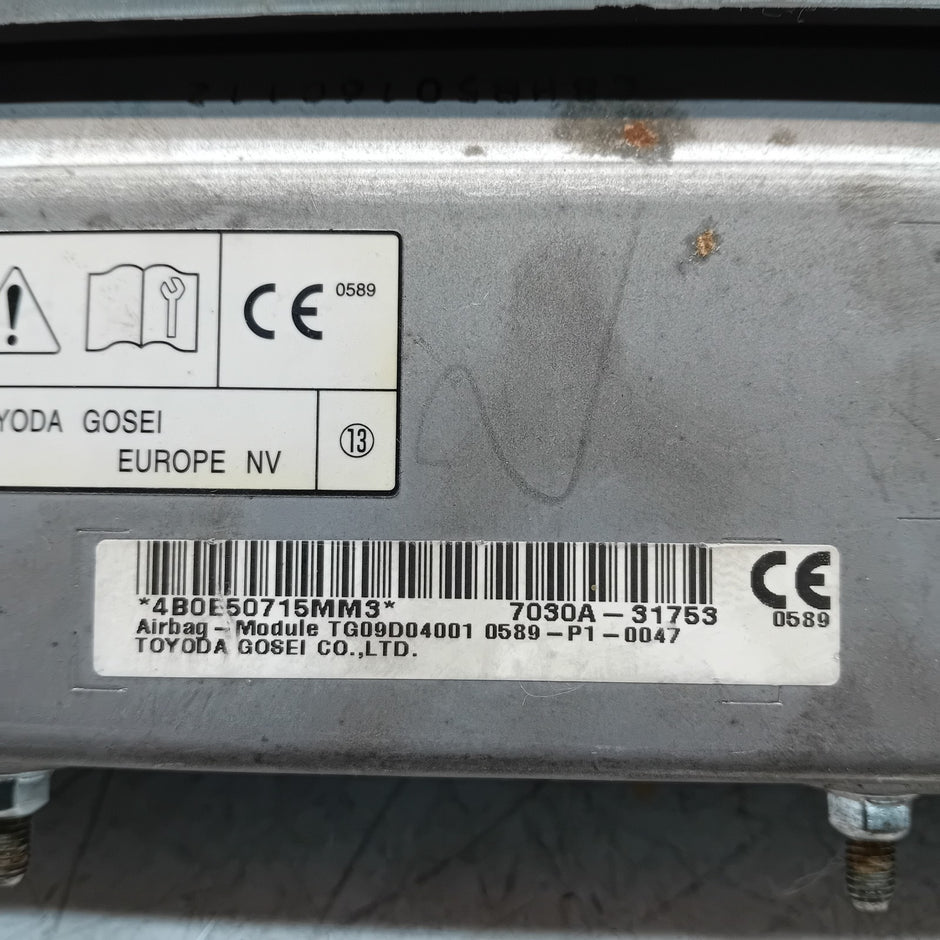 MITSUBISHI OUTLANDER MK3 KNEE AIR SRS BAG RIGHT DRIVER SIDE 7030A-31753 FM00994