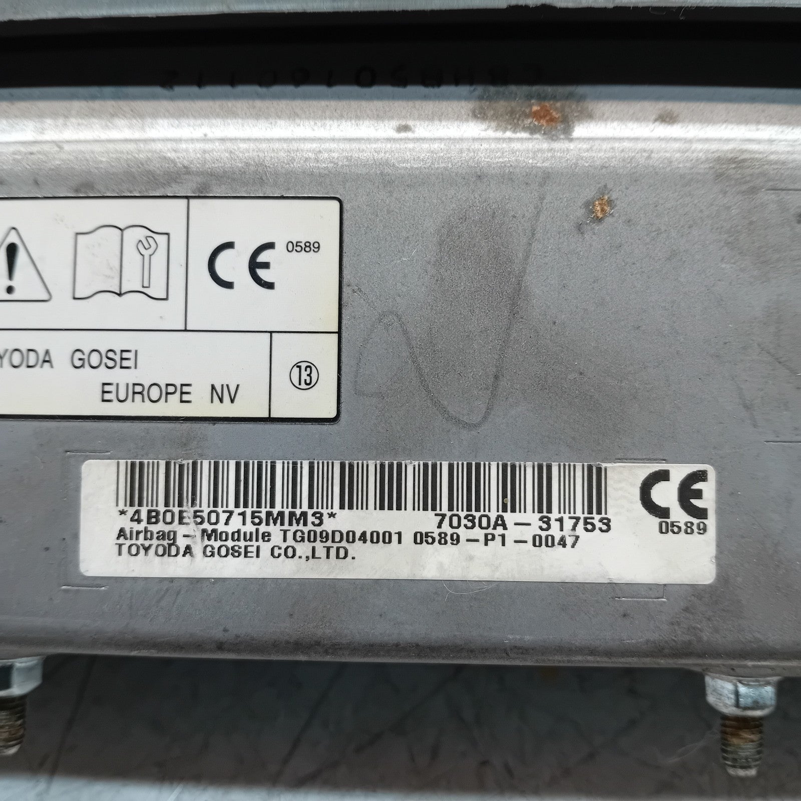 MITSUBISHI OUTLANDER MK3 KNEE AIR SRS BAG RIGHT DRIVER SIDE 7030A-31753 FM00994
