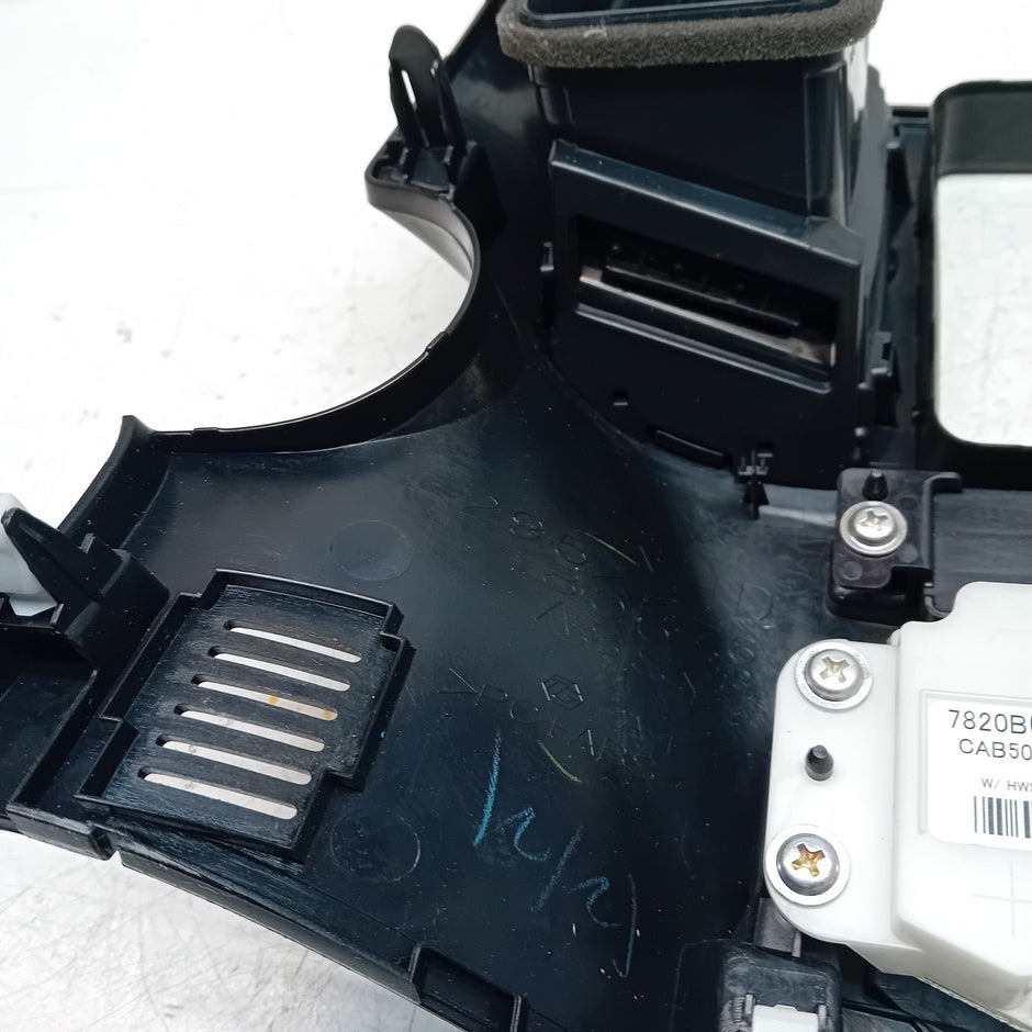 MITSUBISHI OUTLANDER PHEV HEATER  CONTROL PANEL CAB502A043A C68372 FM001070