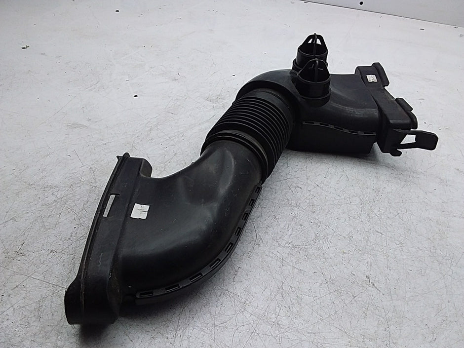 MERCEDES BENZ E-CLASS W213 AIR INTAKE TUBE A640940097 FMI22