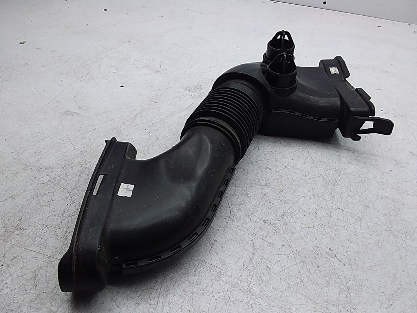 MERCEDES BENZ E-CLASS W213 AIR INTAKE TUBE A640940097 FMI22