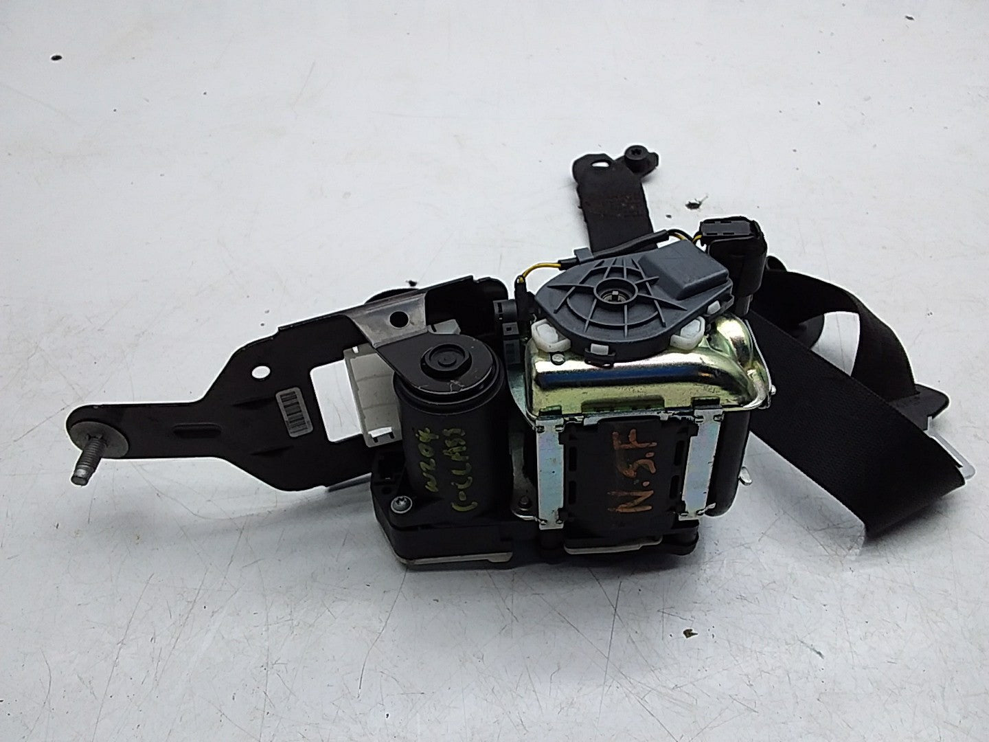 MERCEDES C-CLASS W204 SEAT BELT FRONT LEFT PASSENGER SIDE A2048602385 FMS222 NSF