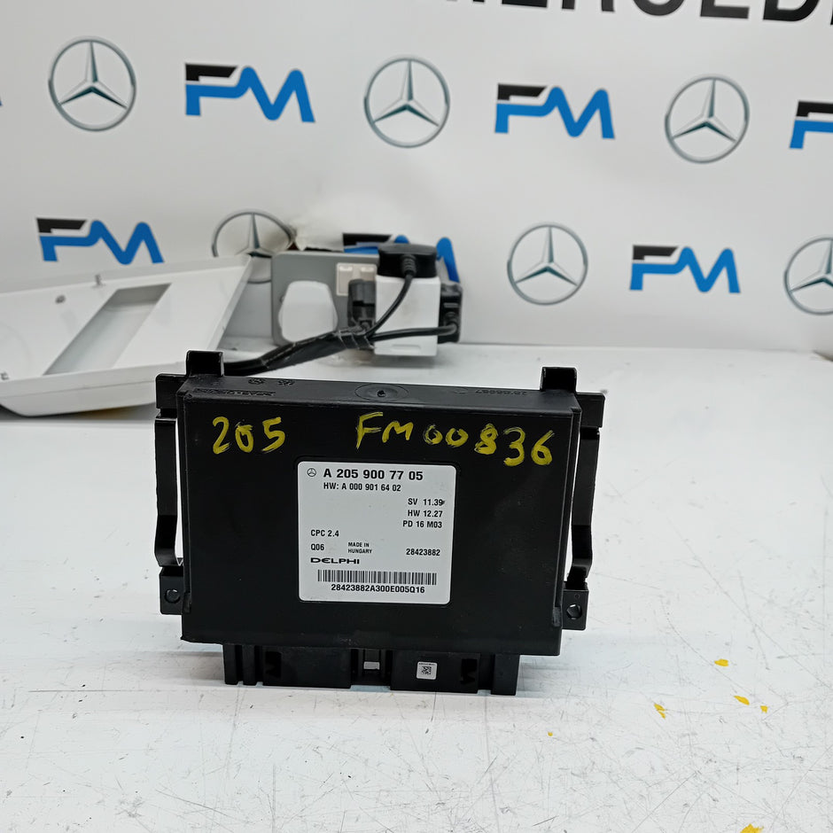 MERCEDES C-CLASS W205 GEARBOX CONTROL UNIT W205 A2059007705 FM00836