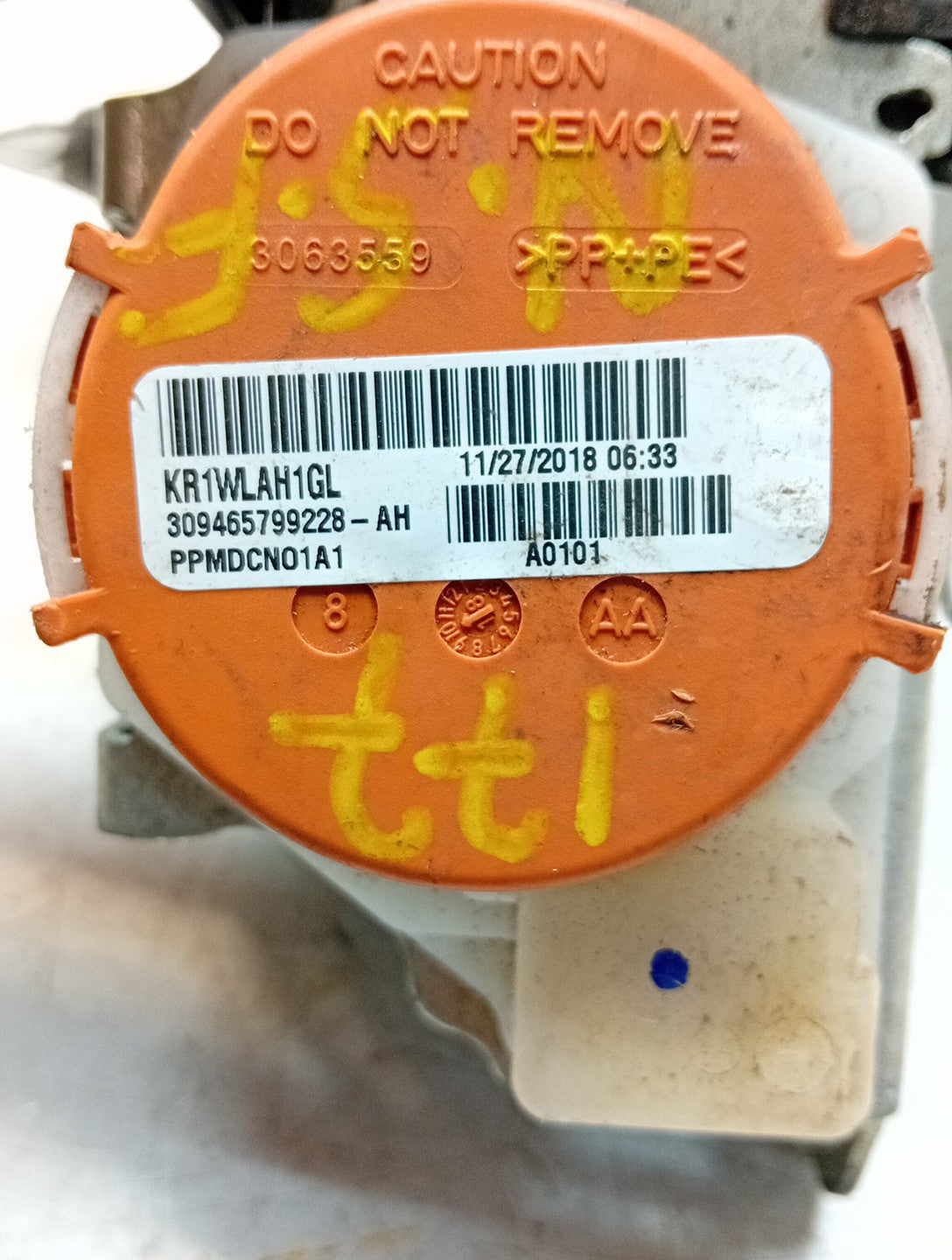 MERCEDES A CLASS  FRONT LEFT SEAT BELT WITH PRETENSIONER A1778600700 FMS73 NSF