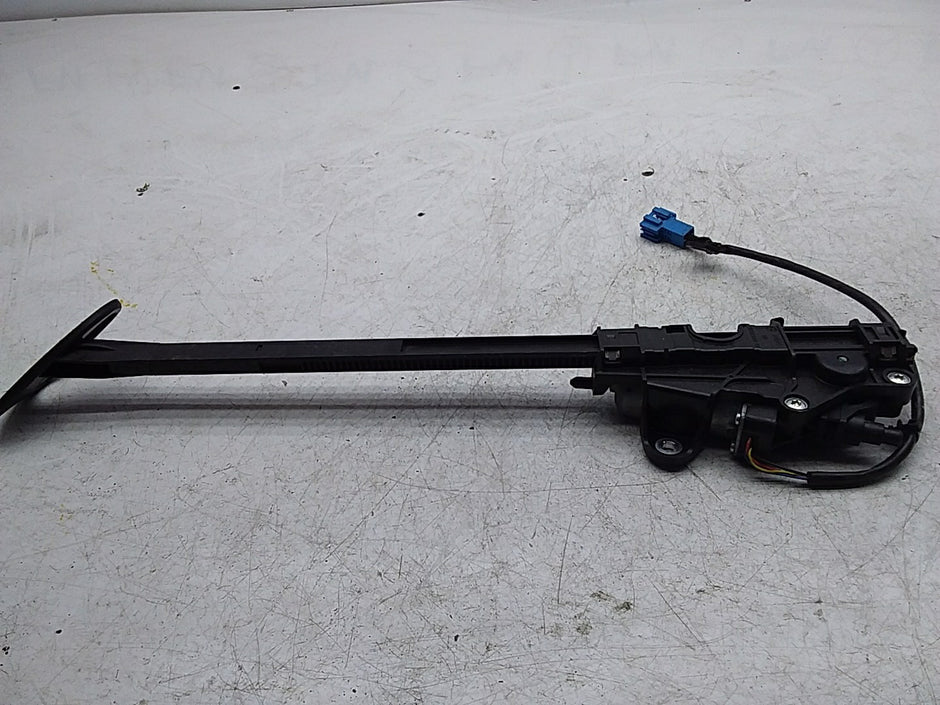 MERCEDES MERCEDES C-CLASS W205  SEAT BELT RETRACTOR 2058600282 FMR02