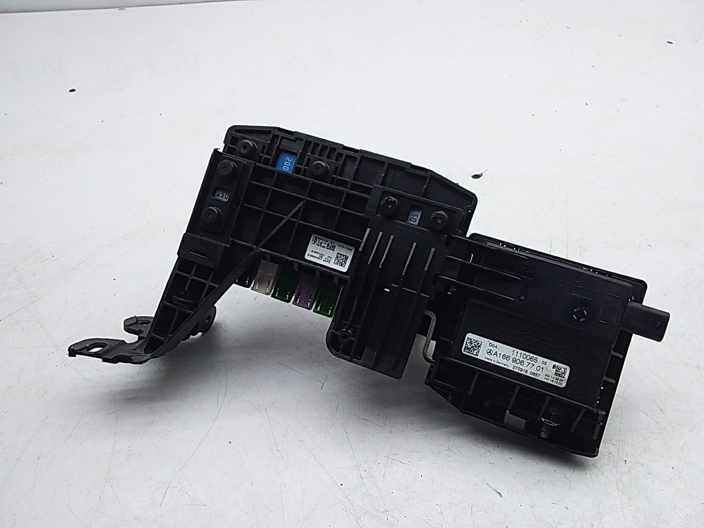 MERCEDES BENZ M-CLASS W166  FUSE RELAY BOX  A1669067701  FMF131