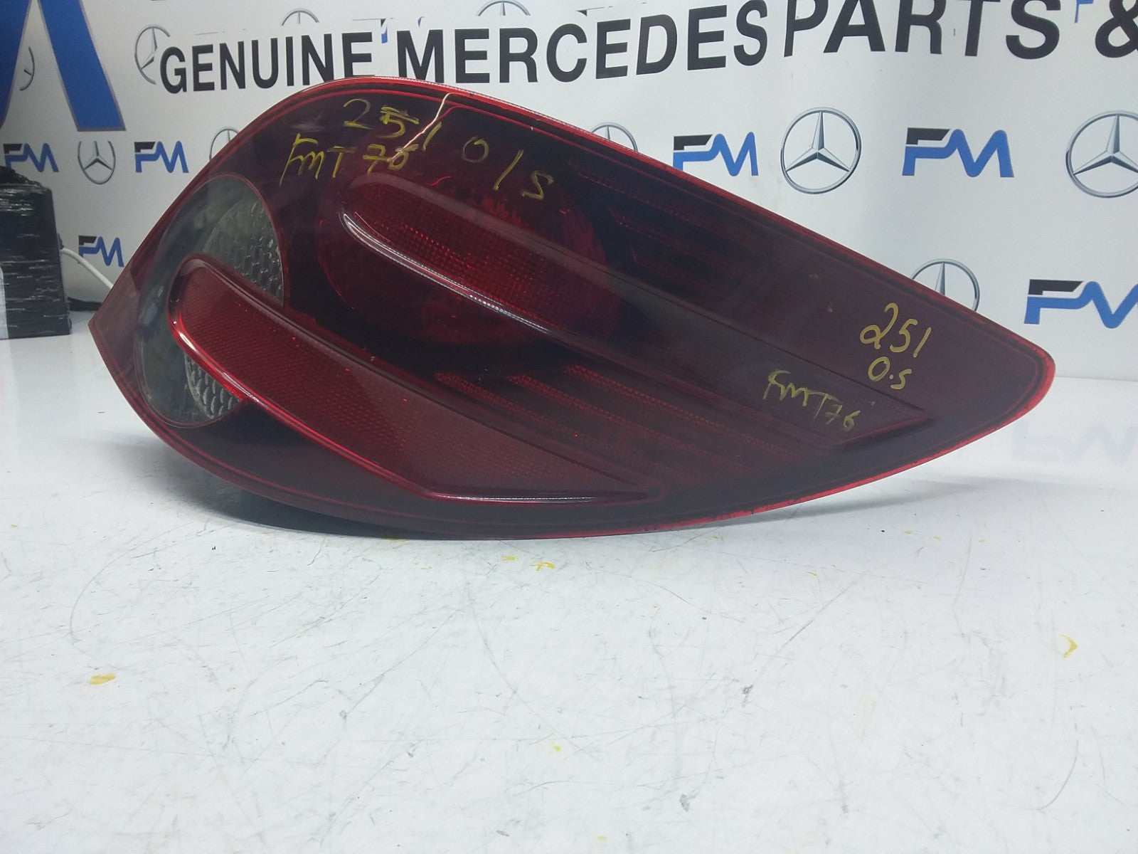 MERCEDES R-CLASS W251 REAR DRIVER O/S TAIL LIGHT FMT76