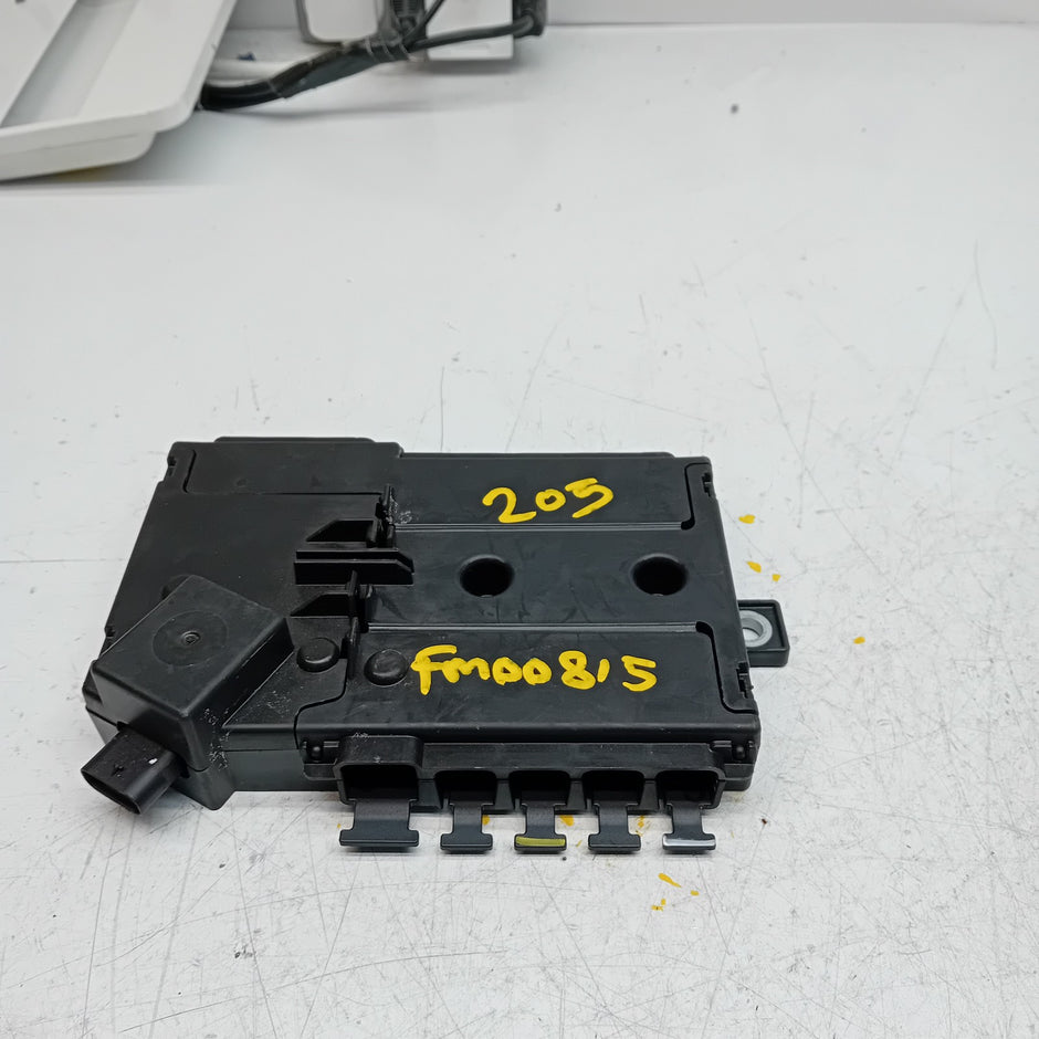 Mercedes C-Class W205 Front Inboard Fuxebox Module Unit A2055402750 FM00815