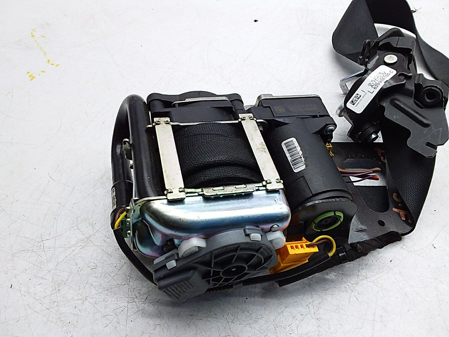 MERCEDES E-CLASS W238 SEAT BELT FRONT LEFT PASSENGER SIDE A2388602800 FMS265 NSF