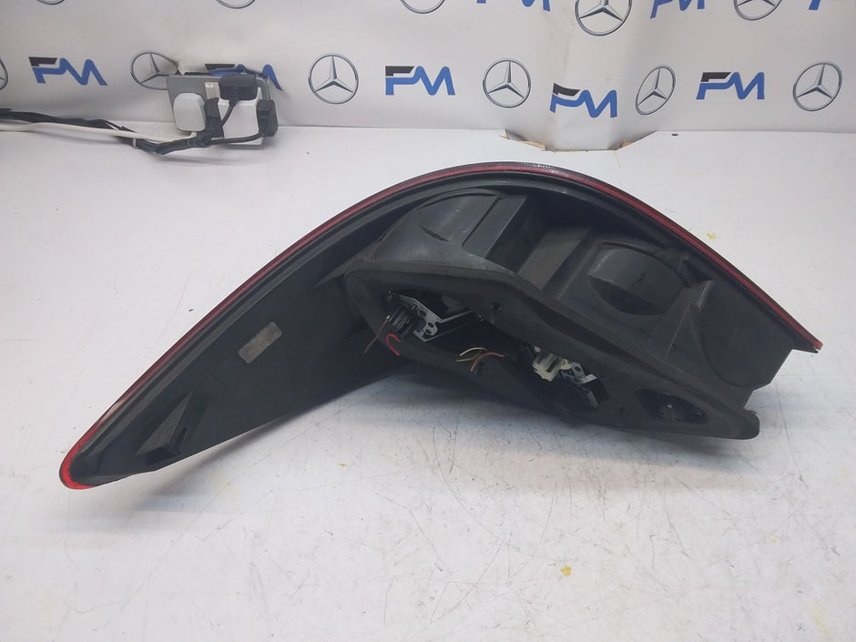 MERCEDES R-CLASS W251 REAR DRIVER O/S TAIL LIGHT FMT76