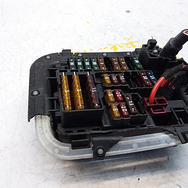MERCEDES BENZ E-CLASS W213 FUSE  BOX 2016 ONWARDS A2135403038 FMF119(DAMAGED)