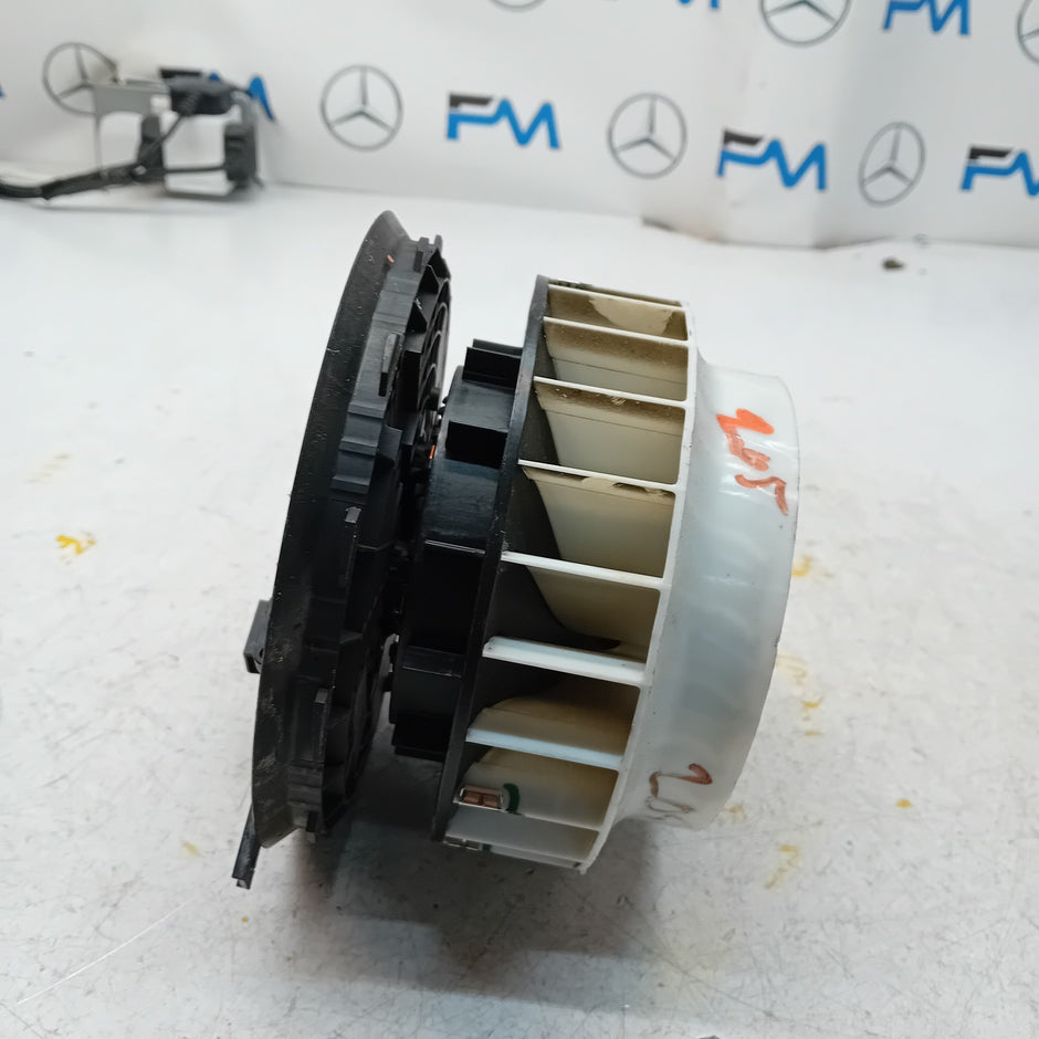 MERCEDES BENZ W205 C-CLASS INTERIOR BLOWER HEATER FAN 0130309002 FM00968