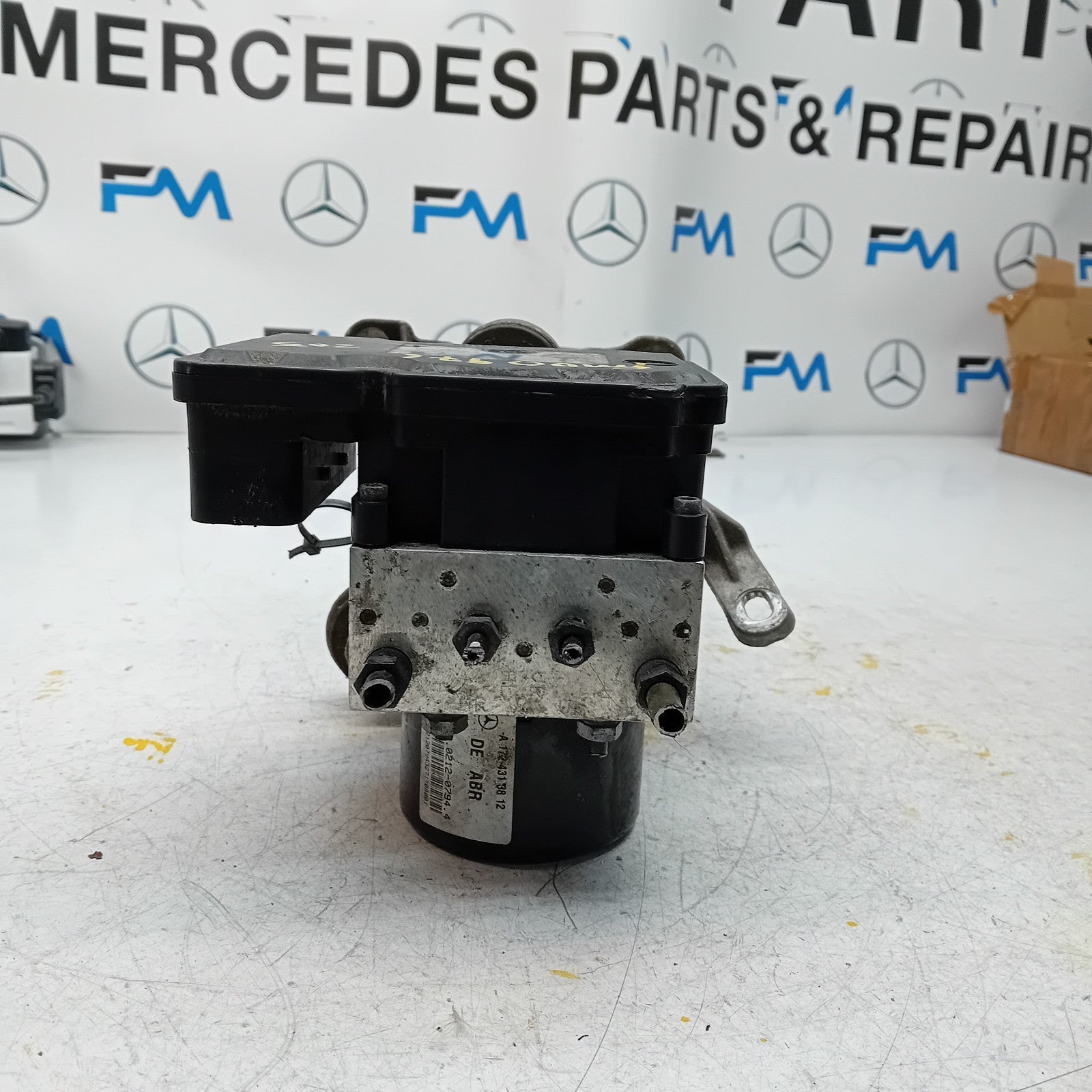 MERCEDES C-CLASS W205 ABS PUMP MODULE CONTROL UNIT A1729014100 FM00976