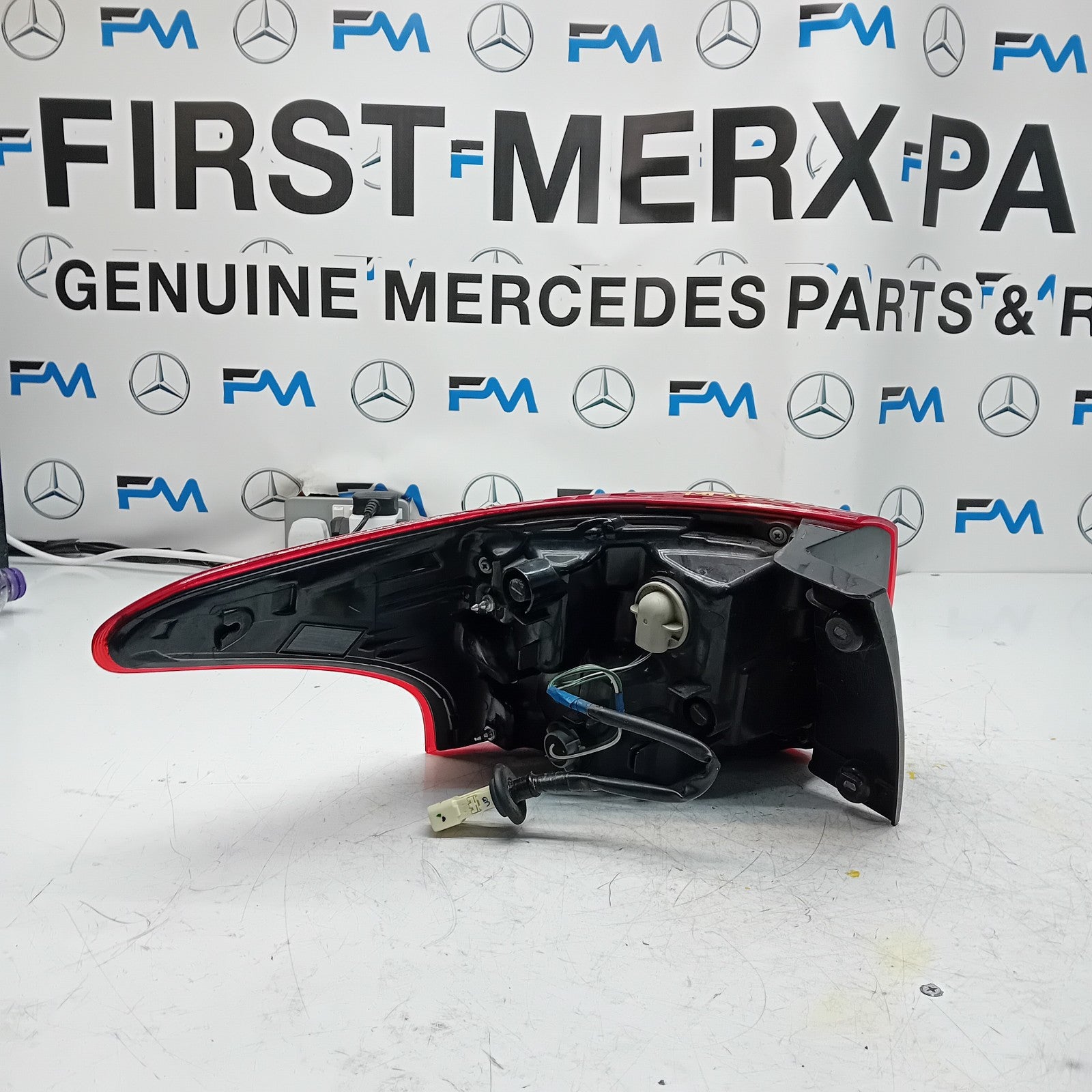 MITSUBISHI OUTLANDER MK3 2015-19 DRIVER SIDE OS OUTER REAR TAIL LIGHT FMT146