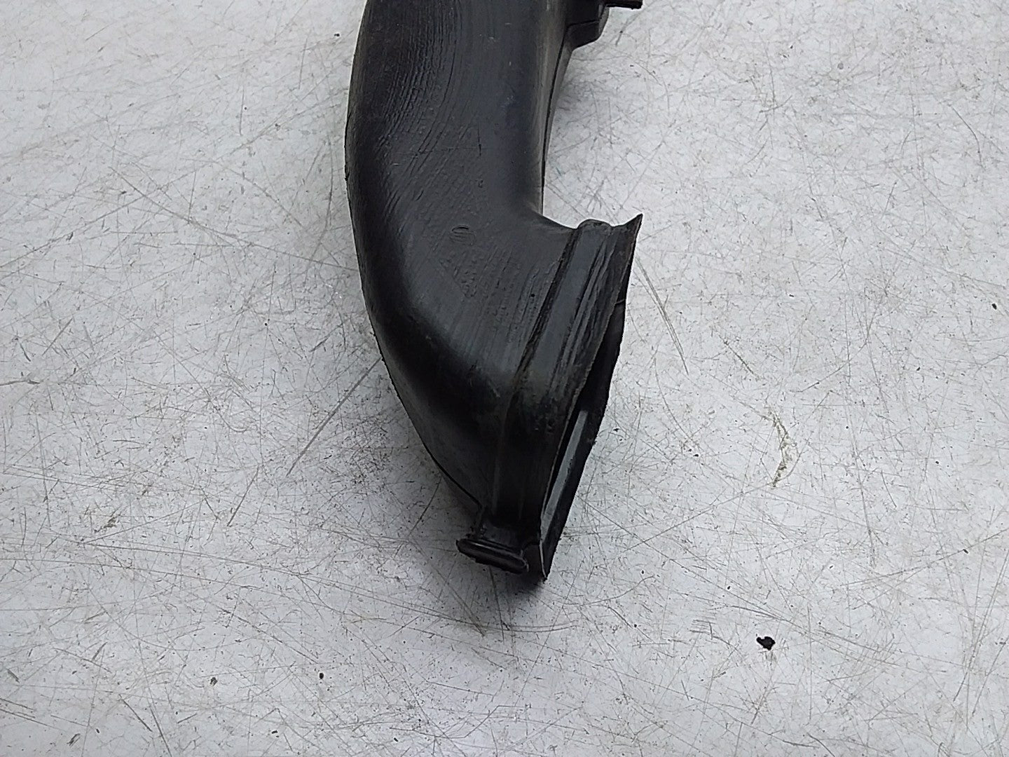 MERCEDES BENZ C-CLASS W205 AIR INTAKE TUBE A2058310600 FMI55