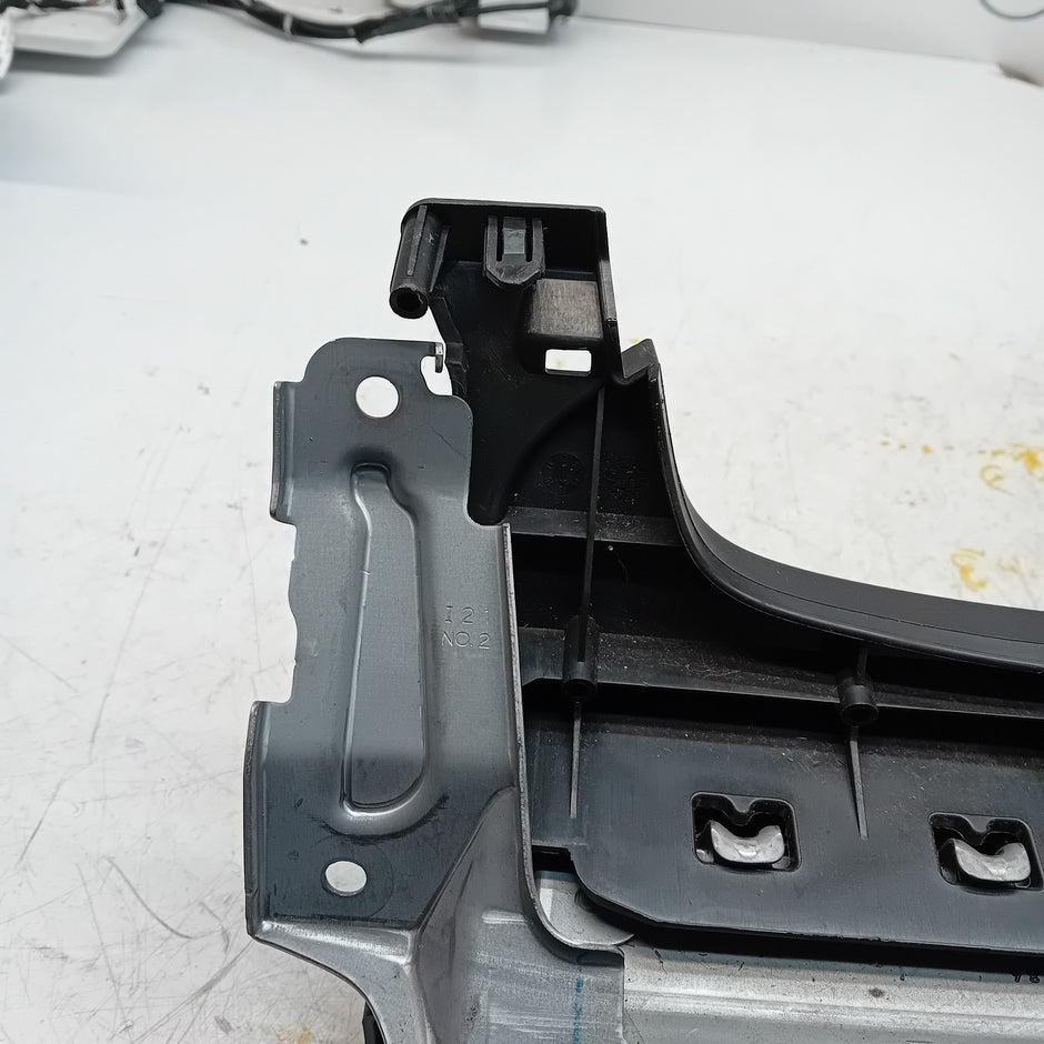 MITSUBISHI OUTLANDER MK3 KNEE AIR SRS BAG RIGHT DRIVER SIDE 7030A-31753 FM00986