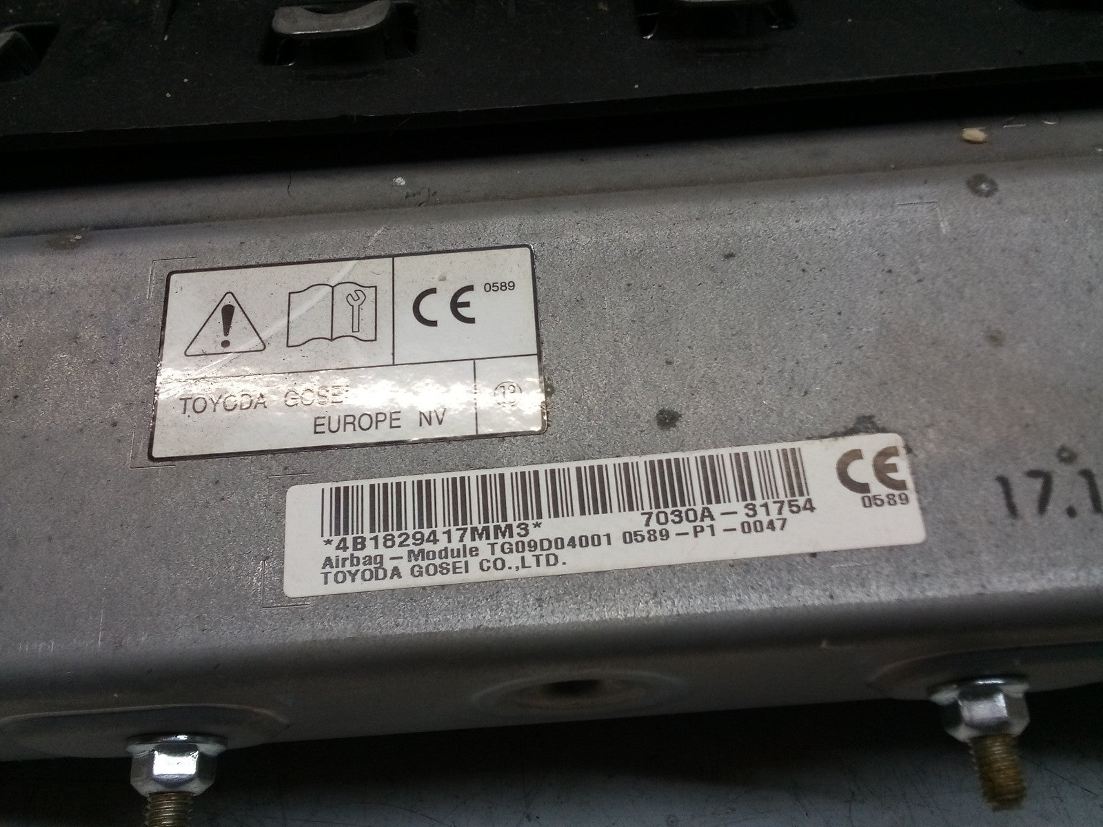 MITSUBISHI OUTLANDER MK3 KNEE AIR SRS BAG RIGHT DRIVER SIDE 7030A-31754 FM00762